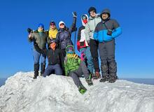 skupina-na-vrcholu-ararat