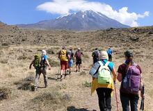 skupina-stoupa-k-vrcholu