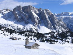 It%C3%A1lie - kostel%C3%ADk na Sella Rond%C4%9B. Foto%3A Josef K%C5%99etinsk%C3%BD